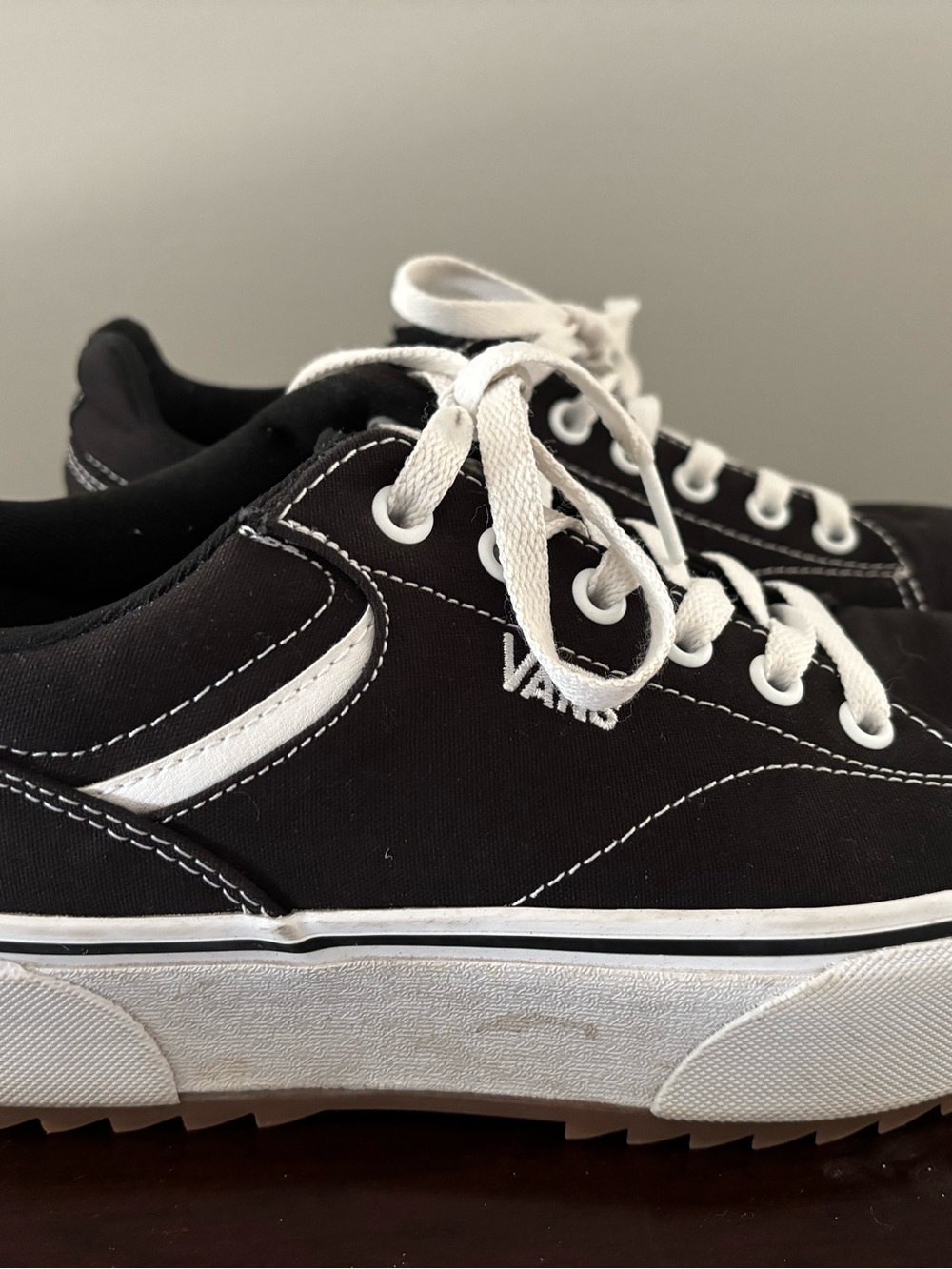 Vans women’s Black Platform Canvas Lace-Up Sneakers 9 - Picture 2 of 7